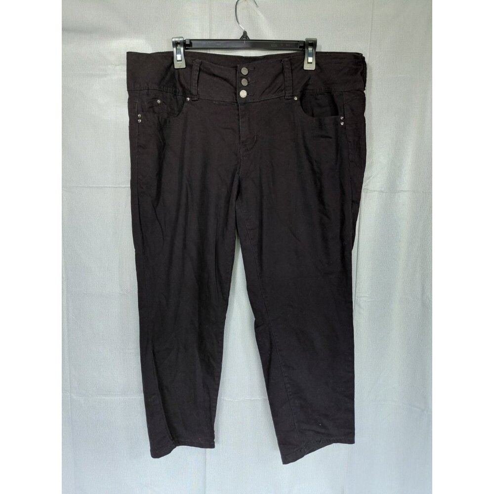 YMI Wanna Betta Butt Black Capris Plus Sz 17 High Waist‎ Stretch Casual Everyday